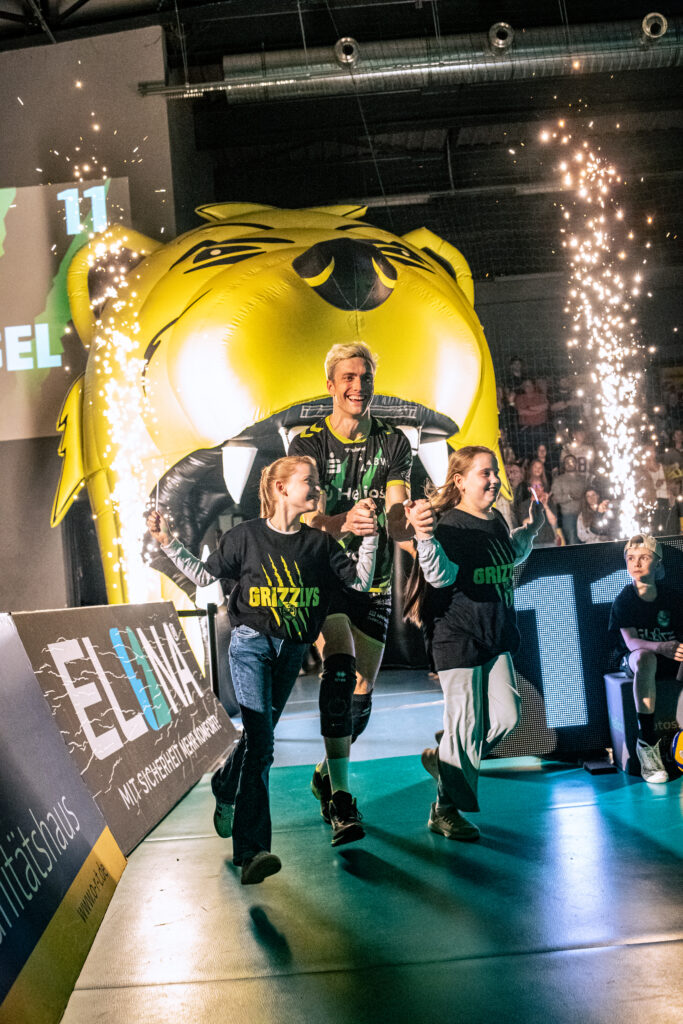 Helios GRIZZLYS Giesen Heimspieltechnik